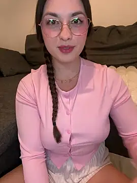 Snapshot of liloush__ chatting on 03/04/26, 09:32 liloush online show from 03/04/26, 09:32