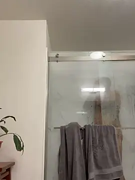 Snapshot of pnwzo chatting on 10/19/25, 10:32 pnwzo online show from 10/19/25, 10:32