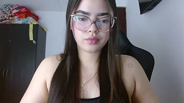 Snapshot of Valentina2390 chatting on 04/06/26, 11:16 Valentina2390 online show from 04/06/26, 11:16