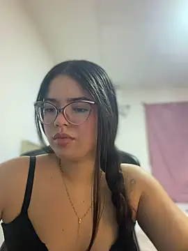 Snapshot of Valentina2390 chatting on 06/29/26, 02:51 Valentina2390 online show from 06/29/26, 02:51