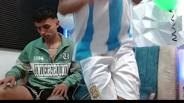 Isaac tan online show from 09/12/25, 08:03