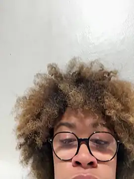 Snapshot of sexentrevoisin chatting on 04/08/26, 01:05 sexentrevoisin online show from 04/08/26, 01:05