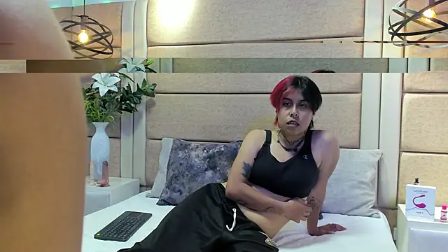 AnnieAndReach online show from 10/15/25, 08:09