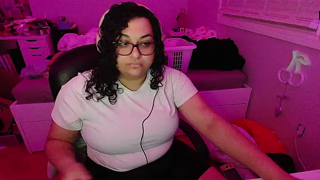 Snapshot of chericheesecake chatting on 09/20/25, 04:02 chericheesecake online show from 09/20/25, 04:02