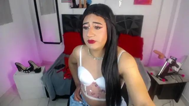 Snapshot of Athenea__Rouse chatting on 10/17/25, 12:36 Athenea Rouse online show from 10/17/25, 12:36