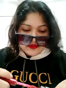 Snapshot of Nusrat-N chatting on 01/15/26, 08:52 Nusrat-N online show from 01/15/26, 08:52