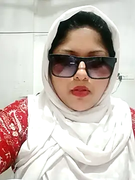 Snapshot of Nusrat-N chatting on 02/19/26, 12:23 Nusrat-N online show from 02/19/26, 12:23
