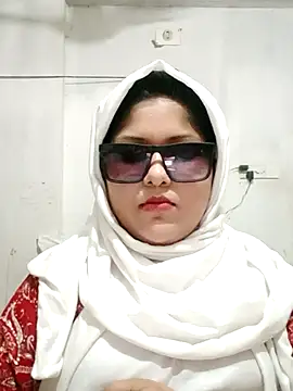 Snapshot of Nusrat-N chatting on 02/27/26, 02:06 Nusrat-N online show from 02/27/26, 02:06