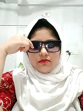 Snapshot of Nusrat-N chatting on 02/28/26, 02:12 Nusrat-N online show from 02/28/26, 02:12