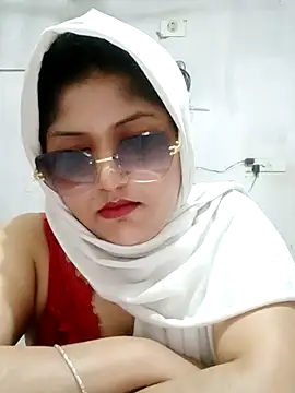 Snapshot of Nusrat-N chatting on 03/08/26, 01:47 Nusrat-N online show from 03/08/26, 01:47
