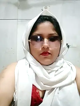 Snapshot of Nusrat-N chatting on 03/09/26, 02:21 Nusrat-N online show from 03/09/26, 02:21
