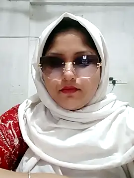 Snapshot of Nusrat-N chatting on 03/10/26, 10:59 Nusrat-N online show from 03/10/26, 10:59