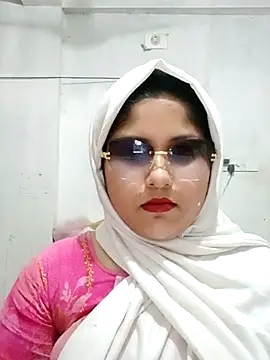 Snapshot of Nusrat-N chatting on 03/12/26, 04:35 Nusrat-N online show from 03/12/26, 04:35