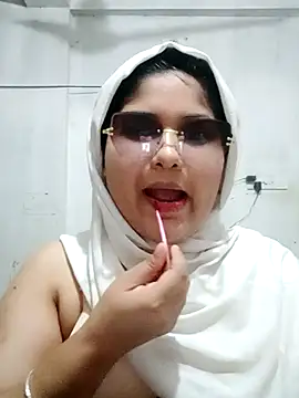 Snapshot of Nusrat-N chatting on 03/15/26, 02:23 Nusrat-N online show from 03/15/26, 02:23