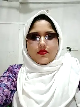 Snapshot of Nusrat-N chatting on 04/05/26, 10:40 Nusrat-N online show from 04/05/26, 10:40