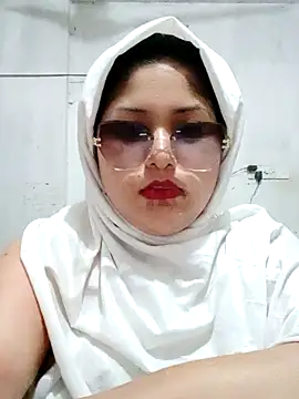 Snapshot of Nusrat-N chatting on 04/11/26, 01:10 Nusrat-N online show from 04/11/26, 01:10