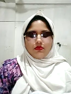Snapshot of Nusrat-N chatting on 04/12/26, 09:53 Nusrat-N online show from 04/12/26, 09:53