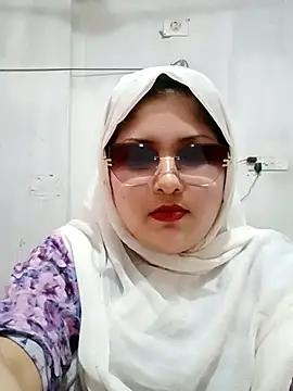 Snapshot of Nusrat-N chatting on 06/29/26, 03:35 Nusrat-N online show from 06/29/26, 03:35