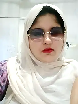 Snapshot of Nusrat-N chatting on 07/13/26, 04:04 Nusrat-N online show from 07/13/26, 04:04