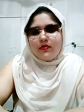 Snapshot of Nusrat-N chatting on 07/15/26, 04:56 Nusrat-N online show from 07/15/26, 04:56
