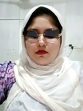 Snapshot of Nusrat-N chatting on 07/23/26, 04:27 Nusrat-N online show from 07/23/26, 04:27