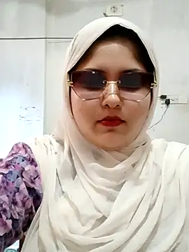 Snapshot of Nusrat-N chatting on 07/24/26, 04:32 Nusrat-N online show from 07/24/26, 04:32