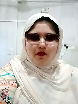 Snapshot of Nusrat-N chatting on 07/26/26, 01:58 Nusrat-N online show from 07/26/26, 01:58