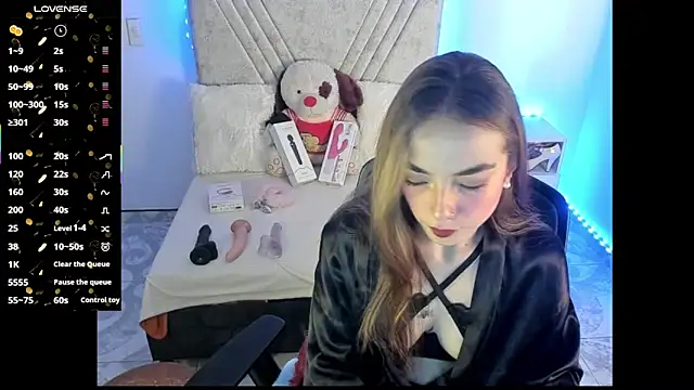 Mia Victoria22 online show from 05/28/26, 03:20