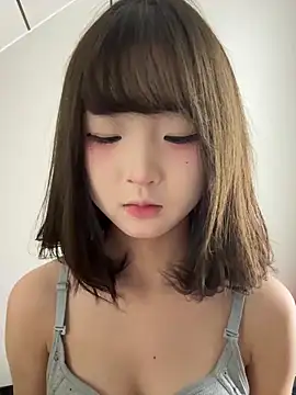 Snapshot of lelebaybay888 chatting on 11/13/25, 04:50 lelebaybay888 online show from 11/13/25, 04:50