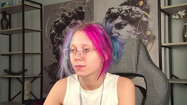 SakuraBliss online show from 11/18/25, 03:49