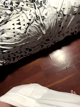 Snapshot of rough1985 chatting on 12/15/25, 11:42 rough1985 online show from 12/15/25, 11:42