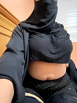 Snapshot of _Laiali_ chatting on 09/24/25, 12:08 Laiali online show from 09/24/25, 12:08