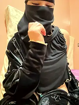 Snapshot of _Laiali_ chatting on 01/08/26, 01:46 Laiali online show from 01/08/26, 01:46