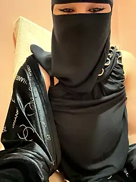 Snapshot of _Laiali_ chatting on 01/10/26, 01:35 Laiali online show from 01/10/26, 01:35