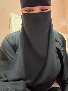 Snapshot of _Laiali_ chatting on 02/07/26, 04:43 Laiali online show from 02/07/26, 04:43