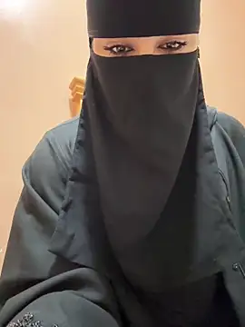 Snapshot of _Laiali_ chatting on 02/15/26, 01:41 Laiali online show from 02/15/26, 01:41