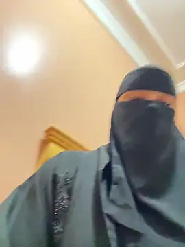 Snapshot of _Laiali_ chatting on 02/19/26, 08:16 Laiali online show from 02/19/26, 08:16