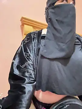 Snapshot of _Laiali_ chatting on 03/06/26, 10:17 Laiali online show from 03/06/26, 10:17