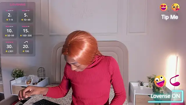 Snapshot of Anamonrroe chatting on 10/06/25, 12:02 Anamonrroe online show from 10/06/25, 12:02