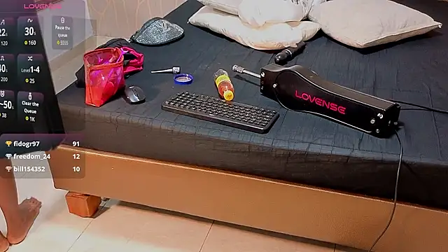 Snapshot of Anamonrroe chatting on 03/08/26, 02:04 Anamonrroe online show from 03/08/26, 02:04