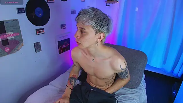 Snapshot of Nick_Bangover_ chatting on 02/06/26, 05:16 Nick Bangover online show from 02/06/26, 05:16