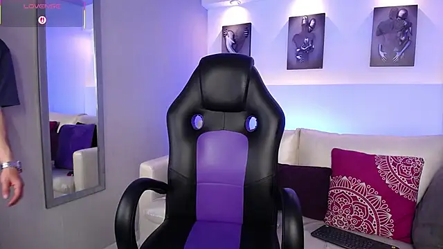 AdrianRinaldi online show from 09/19/25, 07:47