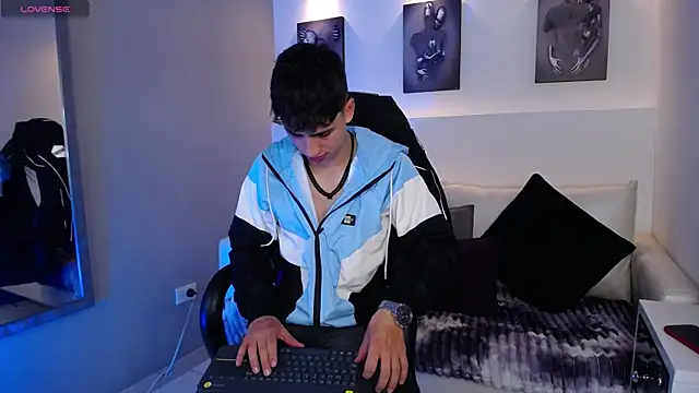 AdrianRinaldi online show from 09/23/25, 08:12