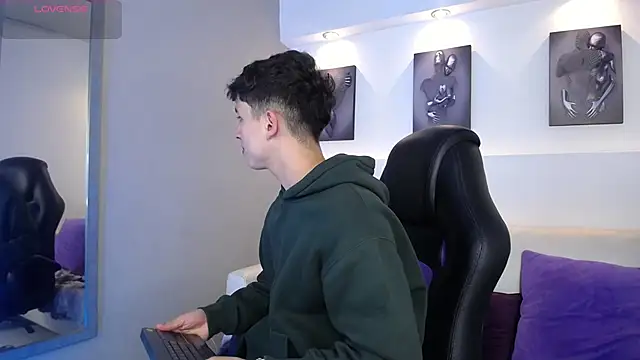 AdrianRinaldi online show from 09/30/25, 07:52