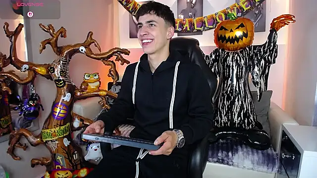 AdrianRinaldi online show from 10/26/25, 08:26