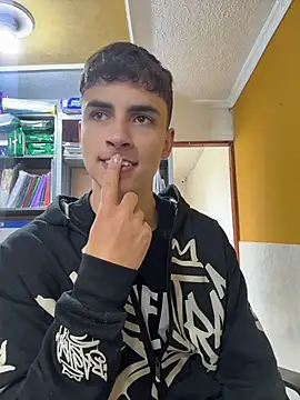 AdrianRinaldi online show from 04/29/26, 05:30