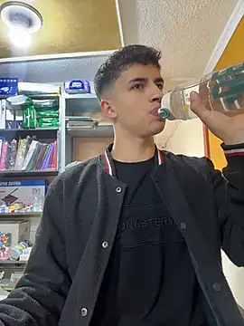 AdrianRinaldi online show from 04/30/26, 01:50