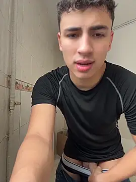 AdrianRinaldi online show from 05/06/26, 02:11