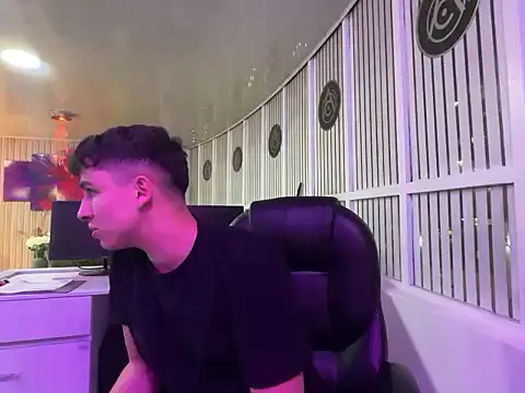 AdrianRinaldi online show from 06/11/26, 12:32
