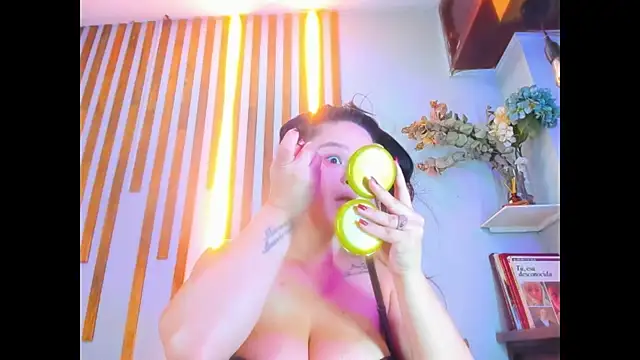 Jennifer Vega1 online show from 11/13/25, 09:47